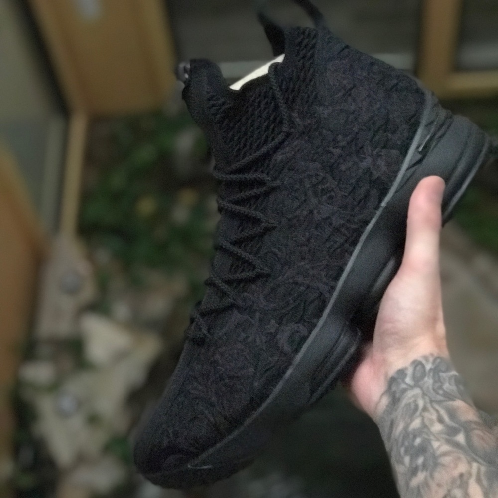 SOLD Kith x Nike Air Lebron XV PERF '